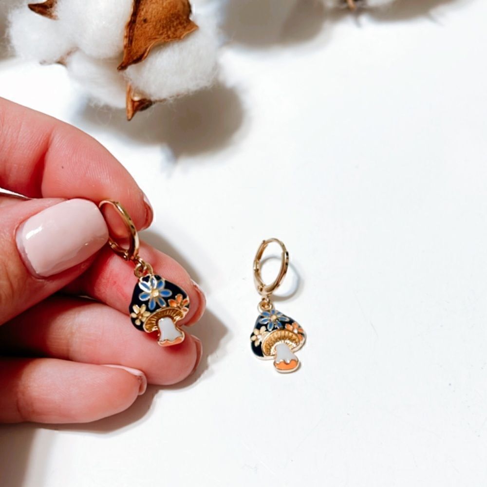 Mushroom hoop earrings N235 - Picture 3 of 3